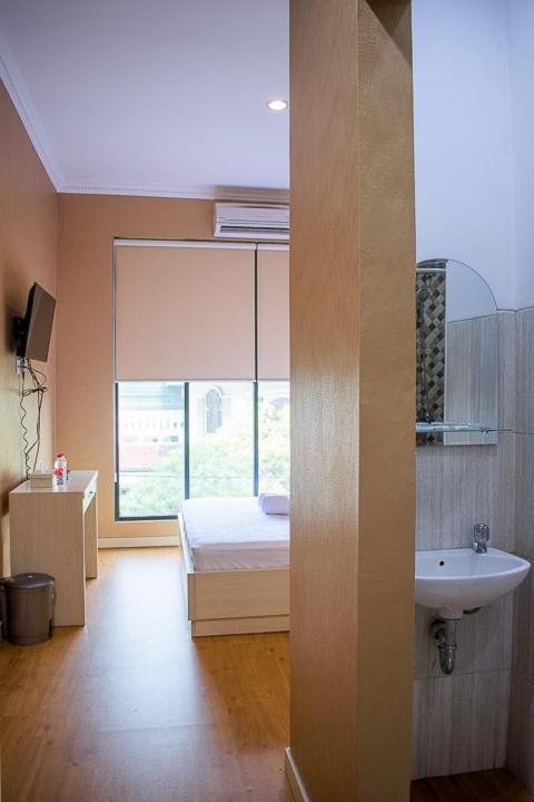 W Express Tebet Asrama Jakarta