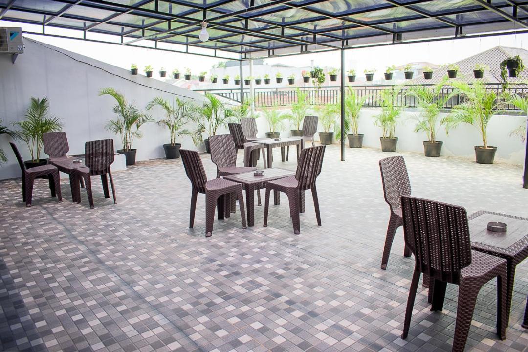 W Express Tebet Jakarta